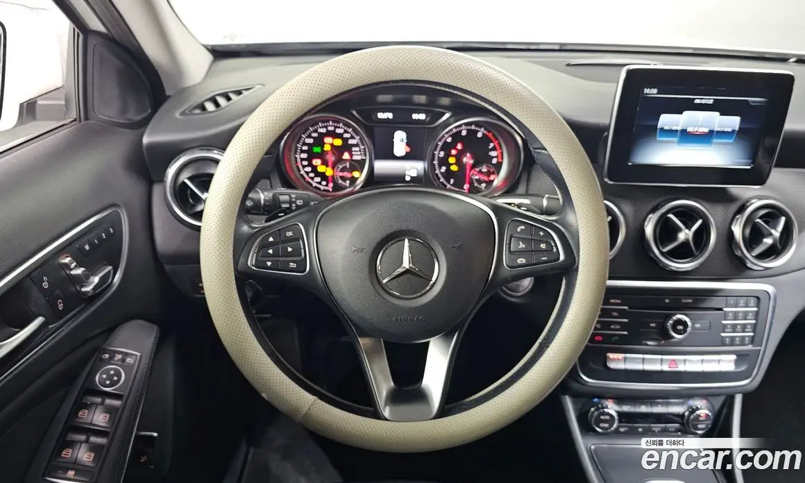 Mercedes-Benz GLA-Class 2018 2.0 автомат (гидро), фото 13 Mercedes-Benz GLA-Class 2018 2.0 автомат (гидро), фото 13