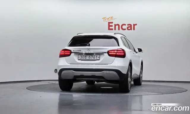 Mercedes-Benz GLA-Class 2018 2.0 автомат (гидро), миниатюра 4 Mercedes-Benz GLA-Class 2018 2.0 автомат (гидро), миниатюра 4