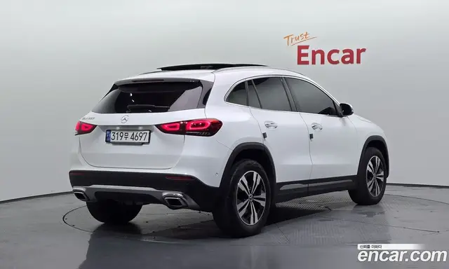 Mercedes-Benz GLA-Class 2021 2.0 автомат (гидро), миниатюра 2