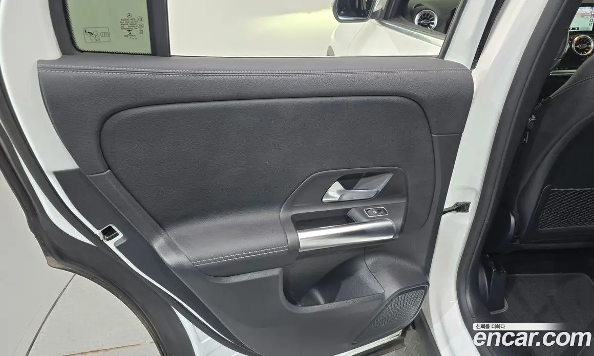 Mercedes-Benz GLA-Class 2021 2.0 автомат (гидро), фото 15