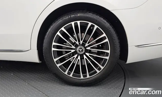 Mercedes-Benz S-Class 2025 3.0 автомат (гидро), миниатюра 7