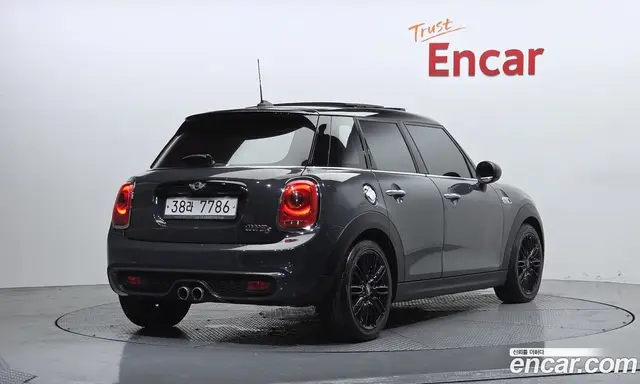 Mini Cooper 2017 2.0 автомат (гидро), миниатюра 2