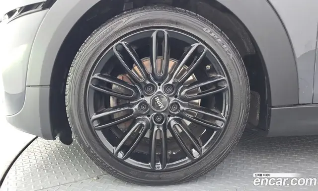 Mini Cooper 2017 2.0 автомат (гидро), миниатюра 5