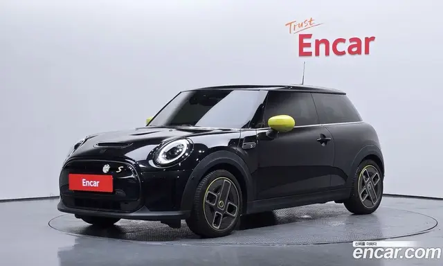 Mini Cooper 2023 автомат (гидро), миниатюра 1 Mini Cooper 2023 автомат (гидро), миниатюра 1