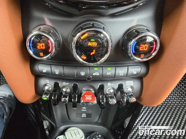 Mini Cooper Convertible 2024 2.0 автомат (гидро), миниатюра 11