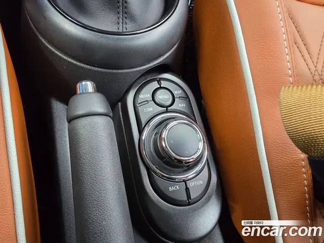 Mini Cooper Convertible 2024 2.0 автомат (гидро), миниатюра 12