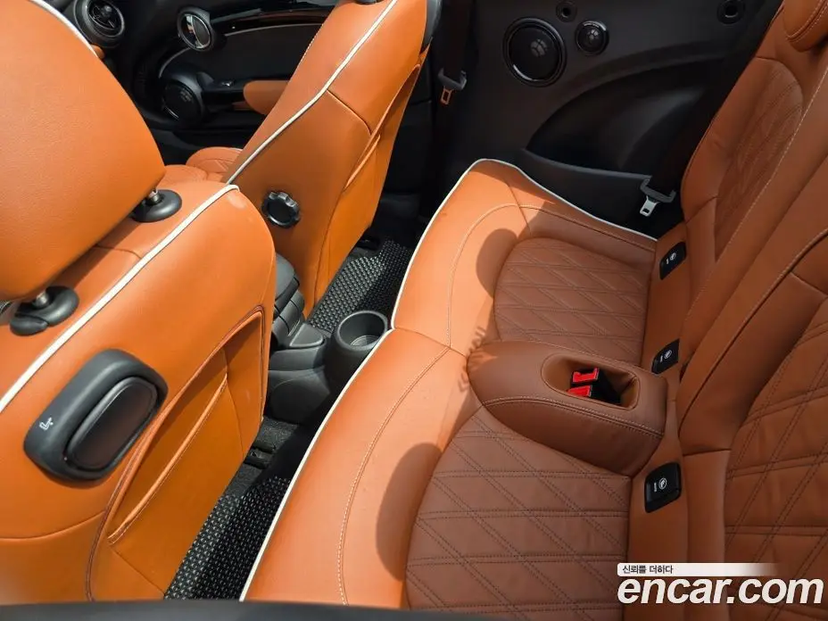 Mini Cooper Convertible 2024 2.0 автомат (гидро), фото 15