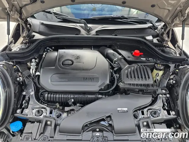 Mini Cooper Convertible 2024 2.0 автомат (гидро), миниатюра 5