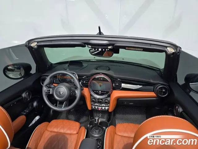 Mini Cooper Convertible 2024 2.0 автомат (гидро), миниатюра 6