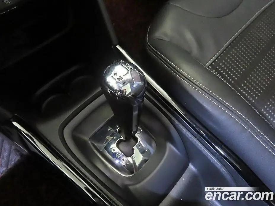 Peugeot 2008 2015 1.6 автомат (гидро), фото 12 Peugeot 2008 2015 1.6 автомат (гидро), фото 12