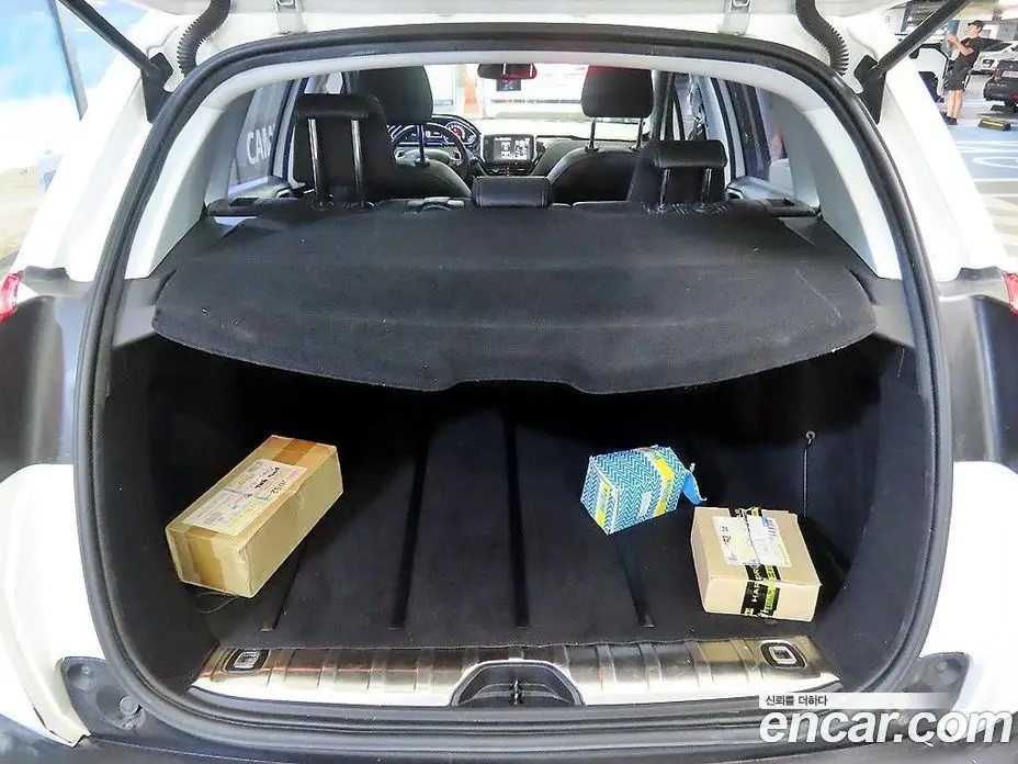 Peugeot 2008 2015 1.6 автомат (гидро), фото 17 Peugeot 2008 2015 1.6 автомат (гидро), фото 17