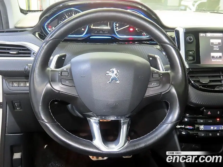 Peugeot 2008 2015 1.6 автомат (гидро), фото 8 Peugeot 2008 2015 1.6 автомат (гидро), фото 8