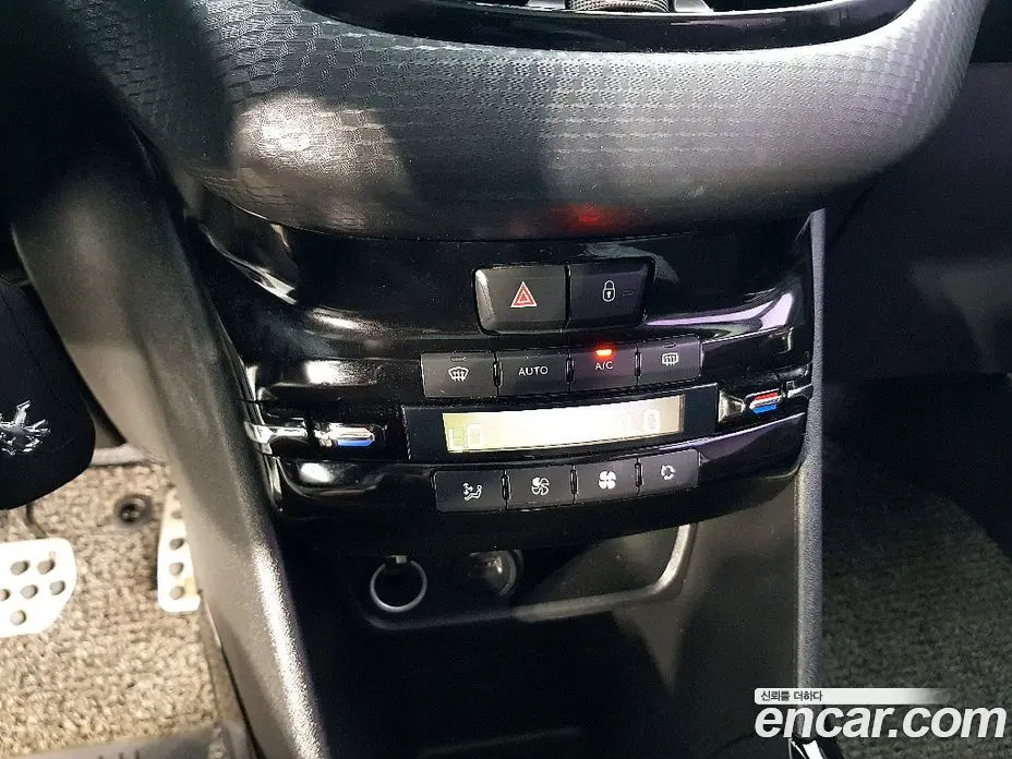 Peugeot 2008 2017 1.6 автомат (гидро), фото 14 Peugeot 2008 2017 1.6 автомат (гидро), фото 14