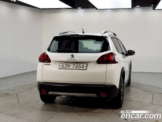 Peugeot 2008 2017 1.6 автомат (гидро), миниатюра 3 Peugeot 2008 2017 1.6 автомат (гидро), миниатюра 3