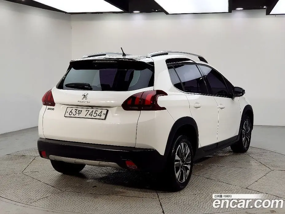 Peugeot 2008 2017 1.6 автомат (гидро), фото 4 Peugeot 2008 2017 1.6 автомат (гидро), фото 4