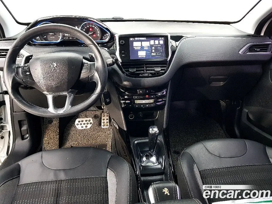 Peugeot 2008 2017 1.6 автомат (гидро), фото 5 Peugeot 2008 2017 1.6 автомат (гидро), фото 5