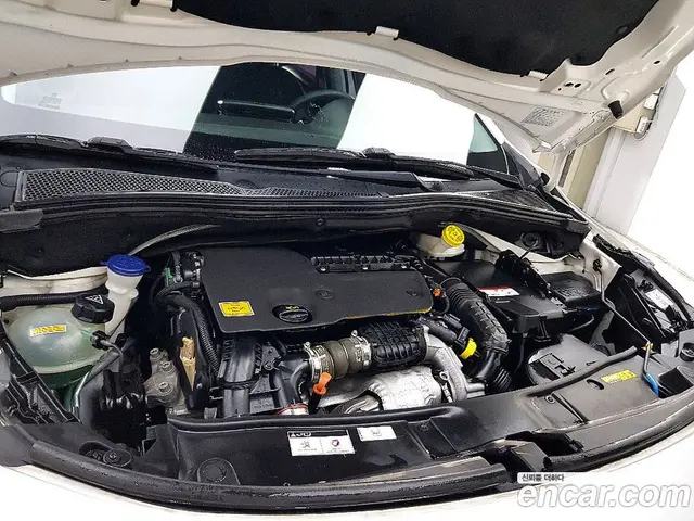 Peugeot 2008 2017 1.6 автомат (гидро), миниатюра 6 Peugeot 2008 2017 1.6 автомат (гидро), миниатюра 6