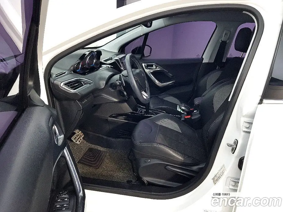 Peugeot 2008 2017 1.6 автомат (гидро), фото 8 Peugeot 2008 2017 1.6 автомат (гидро), фото 8