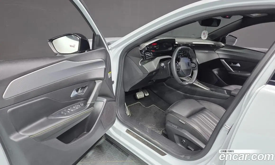Peugeot 408 2025 1.2 автомат (гидро), фото 13 Peugeot 408 2025 1.2 автомат (гидро), фото 13