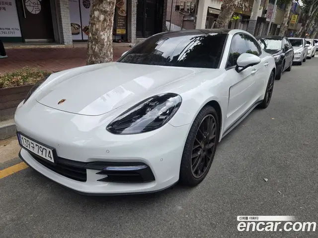 Porsche Panamera 2018 3.0 автомат (гидро), миниатюра 1 Porsche Panamera 2018 3.0 автомат (гидро), миниатюра 1