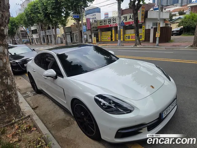Porsche Panamera 2018 3.0 автомат (гидро), миниатюра 2 Porsche Panamera 2018 3.0 автомат (гидро), миниатюра 2