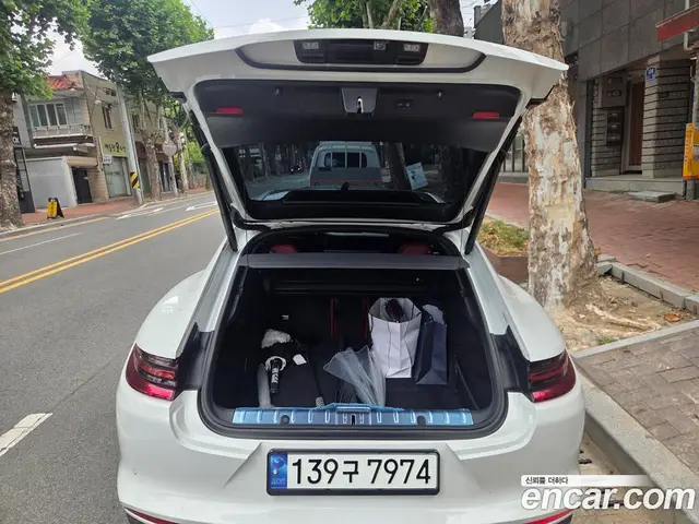 Porsche Panamera 2018 3.0 автомат (гидро), миниатюра 7 Porsche Panamera 2018 3.0 автомат (гидро), миниатюра 7