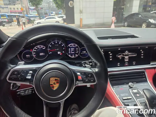 Porsche Panamera 2018 3.0 автомат (гидро), миниатюра 8 Porsche Panamera 2018 3.0 автомат (гидро), миниатюра 8