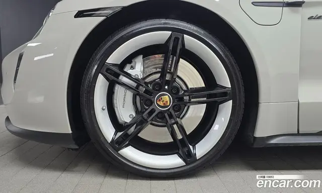 Porsche Taycan 2024 0.1 автомат (гидро), миниатюра 4 Porsche Taycan 2024 0.1 автомат (гидро), миниатюра 4