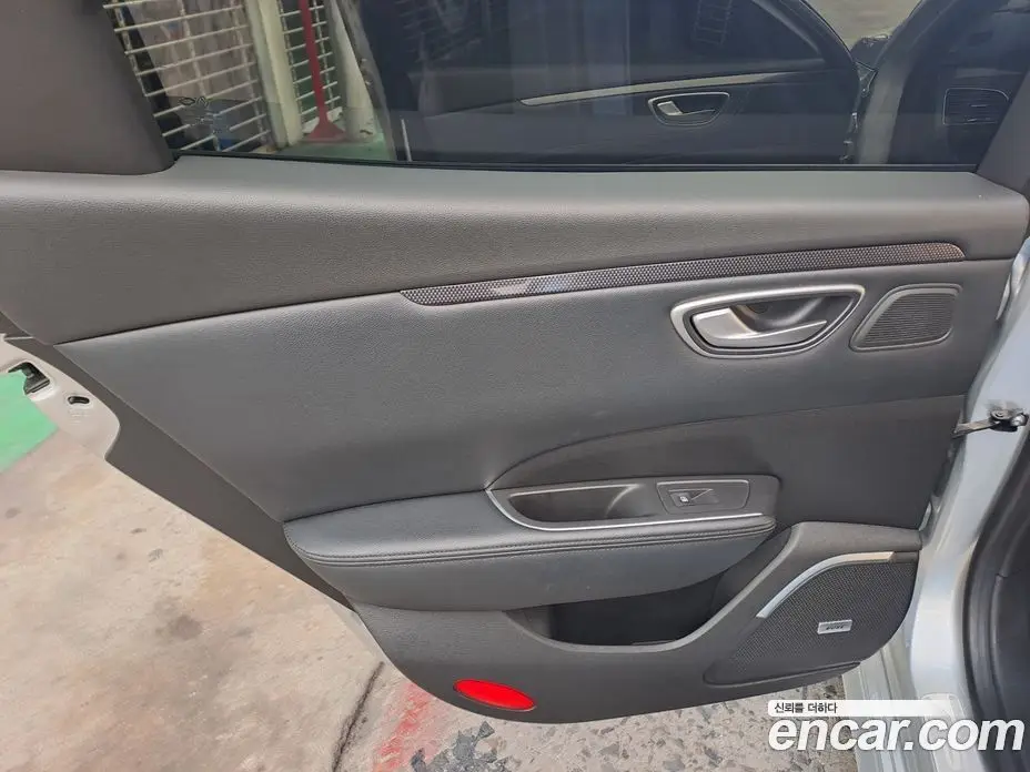 Renault (Samsung) SM6 2016 2.0 автомат (гидро), фото 18 Renault (Samsung) SM6 2016 2.0 автомат (гидро), фото 18