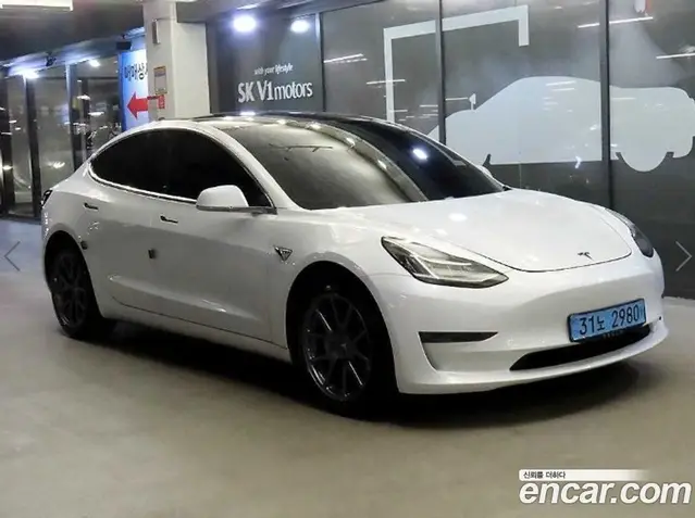 Tesla Model 3 2020 автомат (гидро), миниатюра 1 Tesla Model 3 2020 автомат (гидро), миниатюра 1