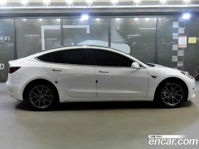 Tesla Model 3 2020 автомат (гидро), миниатюра 3 Tesla Model 3 2020 автомат (гидро), миниатюра 3