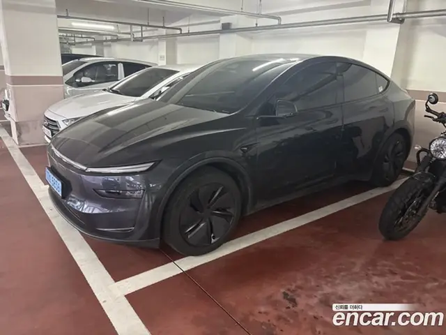Tesla Model Y 2025 автомат (гидро), миниатюра 1 Tesla Model Y 2025 автомат (гидро), миниатюра 1
