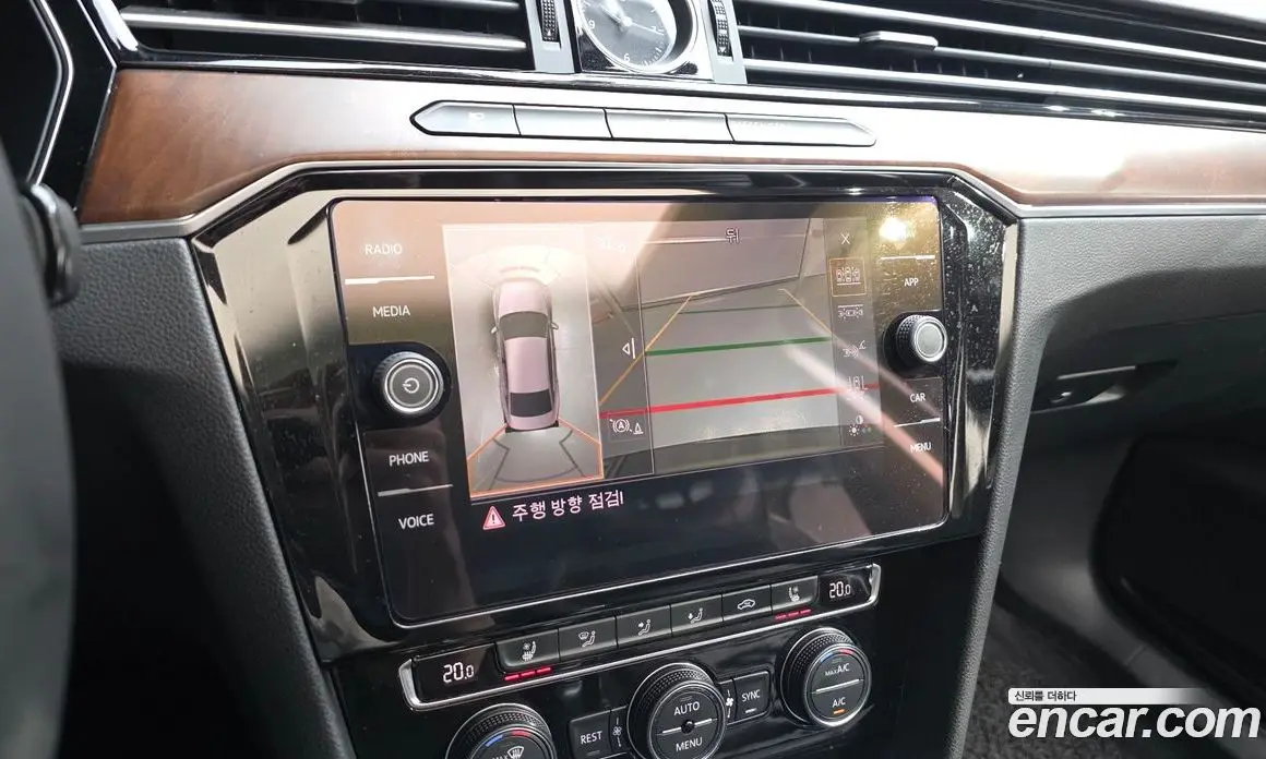 Volkswagen Passat 2018 2.0 автомат (гидро), фото 14 Volkswagen Passat 2018 2.0 автомат (гидро), фото 14