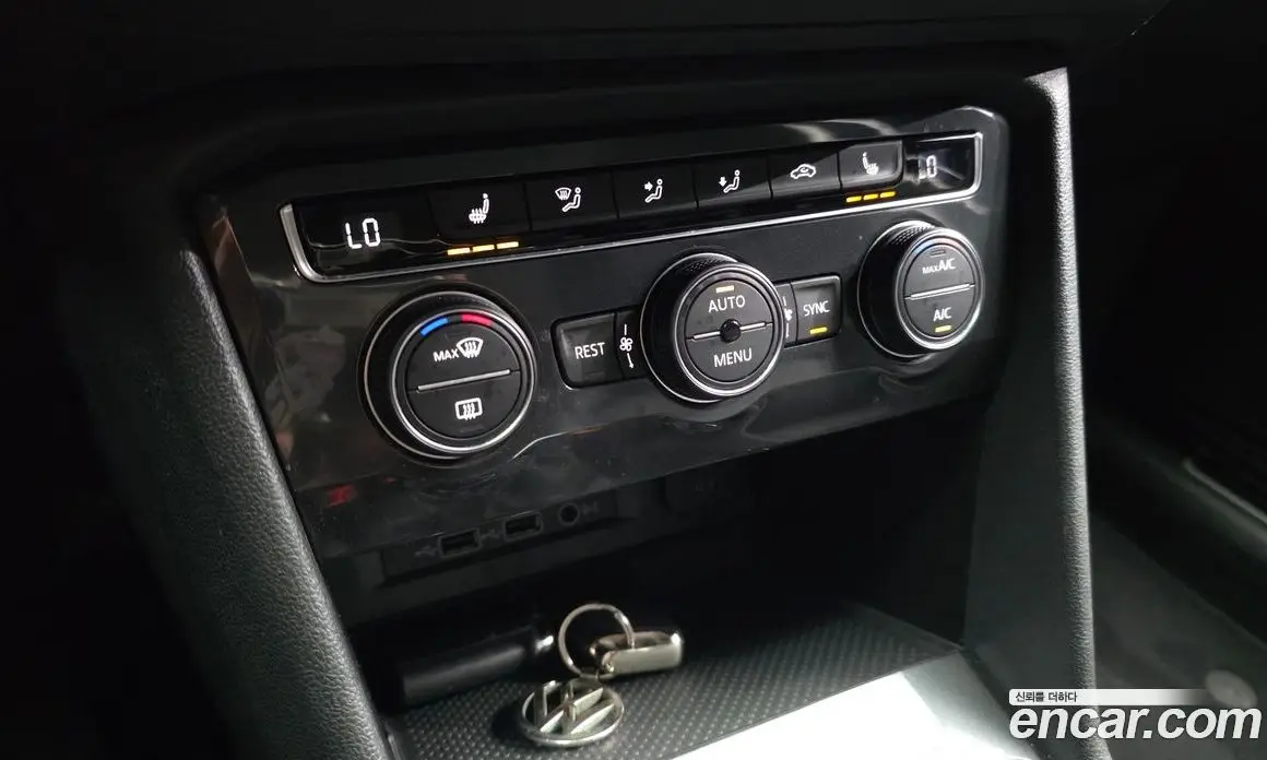 Volkswagen Tiguan 2018 2.0 автомат (гидро), фото 17 Volkswagen Tiguan 2018 2.0 автомат (гидро), фото 17