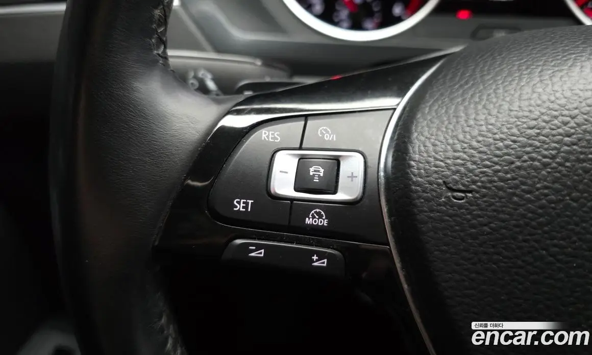 Volkswagen Tiguan 2018 2.0 автомат (гидро), фото 19 Volkswagen Tiguan 2018 2.0 автомат (гидро), фото 19