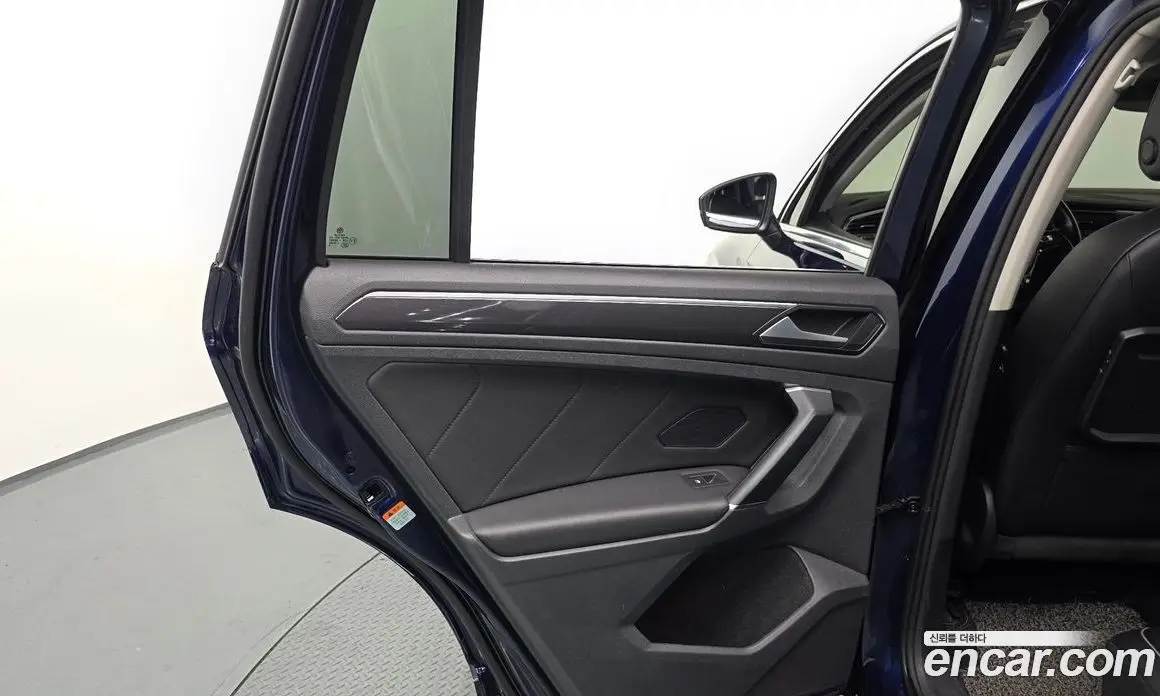 Volkswagen Tiguan 2018 2.0 автомат (гидро), фото 15 Volkswagen Tiguan 2018 2.0 автомат (гидро), фото 15