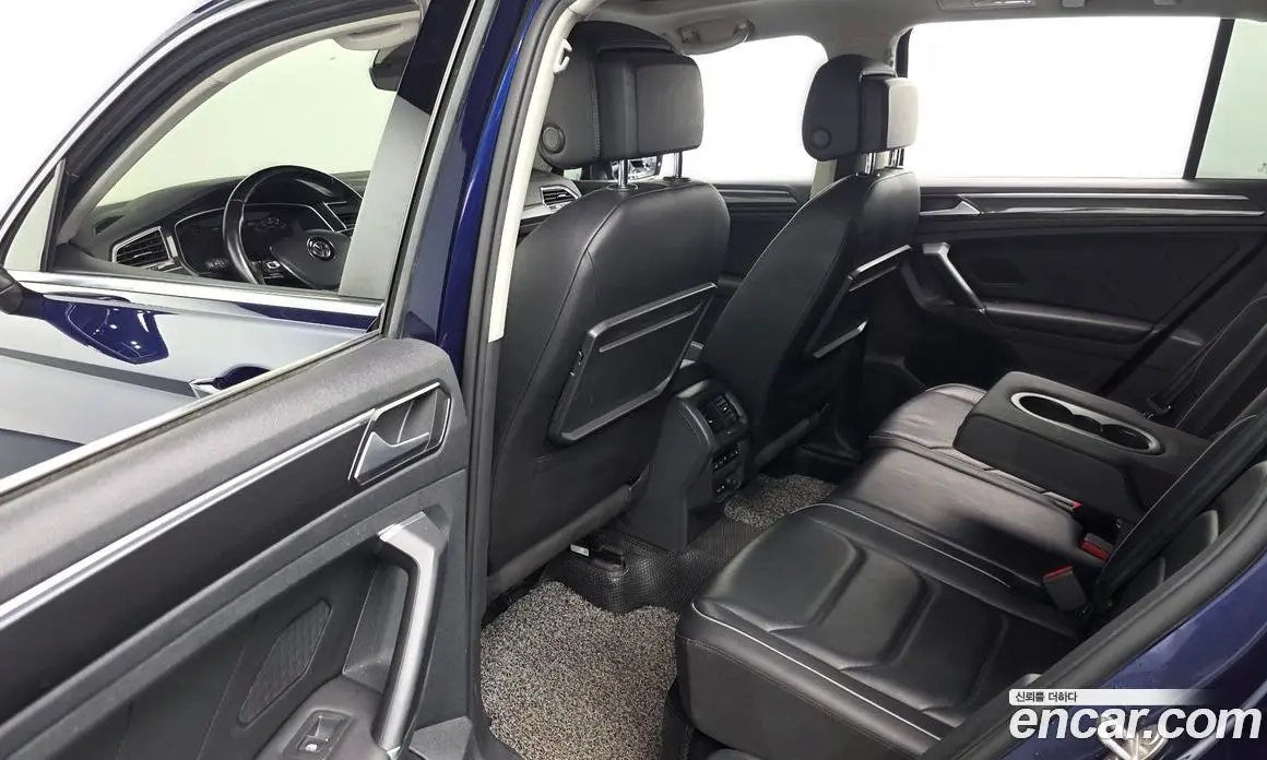 Volkswagen Tiguan 2018 2.0 автомат (гидро), фото 18 Volkswagen Tiguan 2018 2.0 автомат (гидро), фото 18