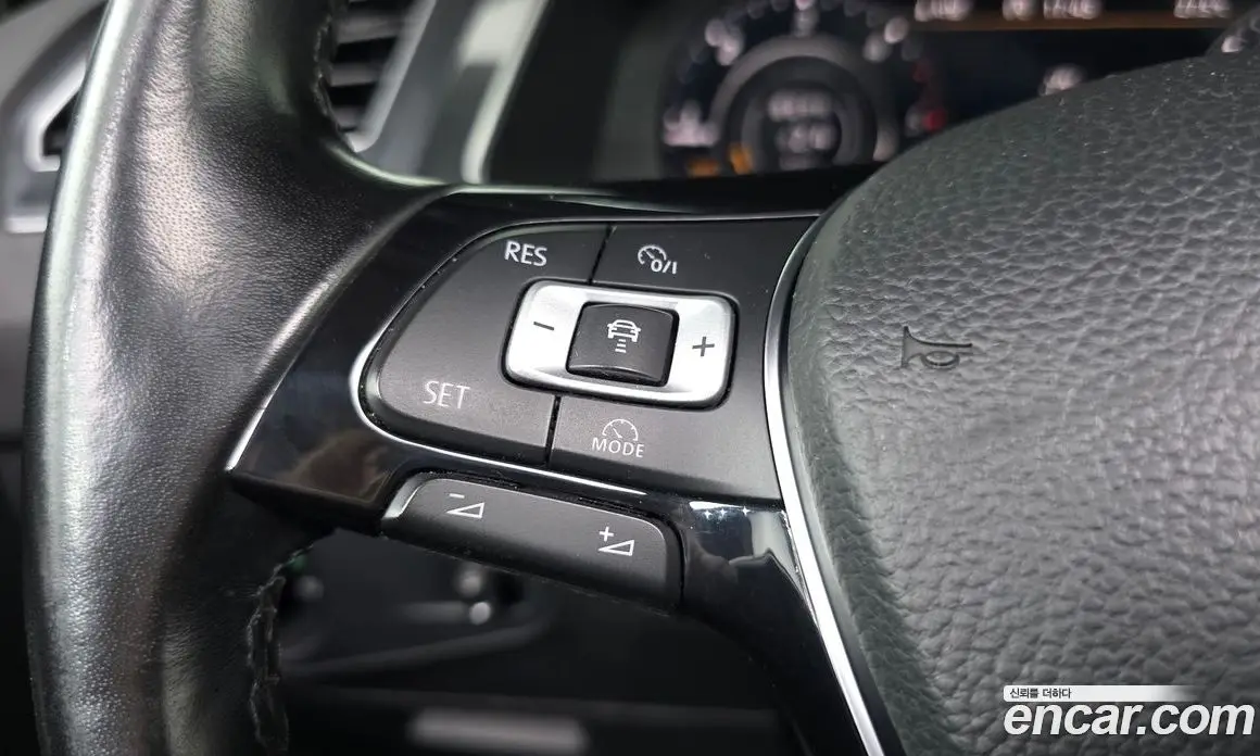 Volkswagen Tiguan 2018 2.0 автомат (гидро), фото 23 Volkswagen Tiguan 2018 2.0 автомат (гидро), фото 23