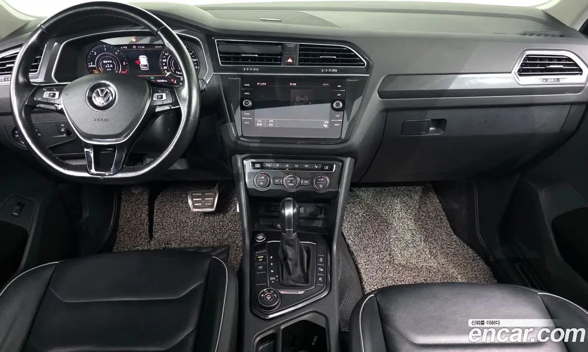Volkswagen Tiguan 2018 2.0 автомат (гидро), фото 10 Volkswagen Tiguan 2018 2.0 автомат (гидро), фото 10