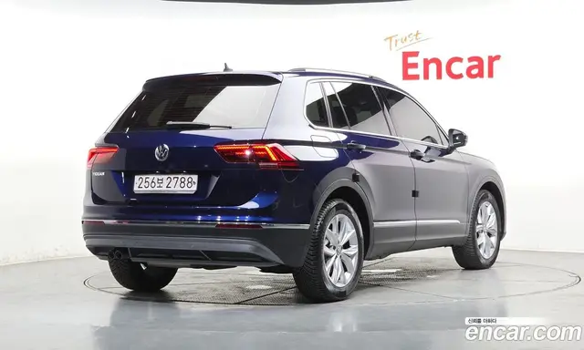 Volkswagen Tiguan 2020 2.0 автомат (гидро), миниатюра 2 Volkswagen Tiguan 2020 2.0 автомат (гидро), миниатюра 2
