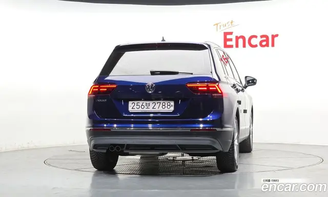 Volkswagen Tiguan 2020 2.0 автомат (гидро), миниатюра 4 Volkswagen Tiguan 2020 2.0 автомат (гидро), миниатюра 4