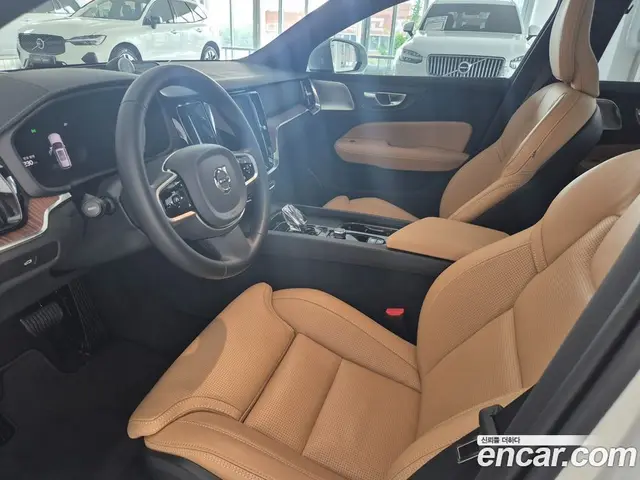 Volvo V60 2025 2.0 автомат (гидро), миниатюра 12