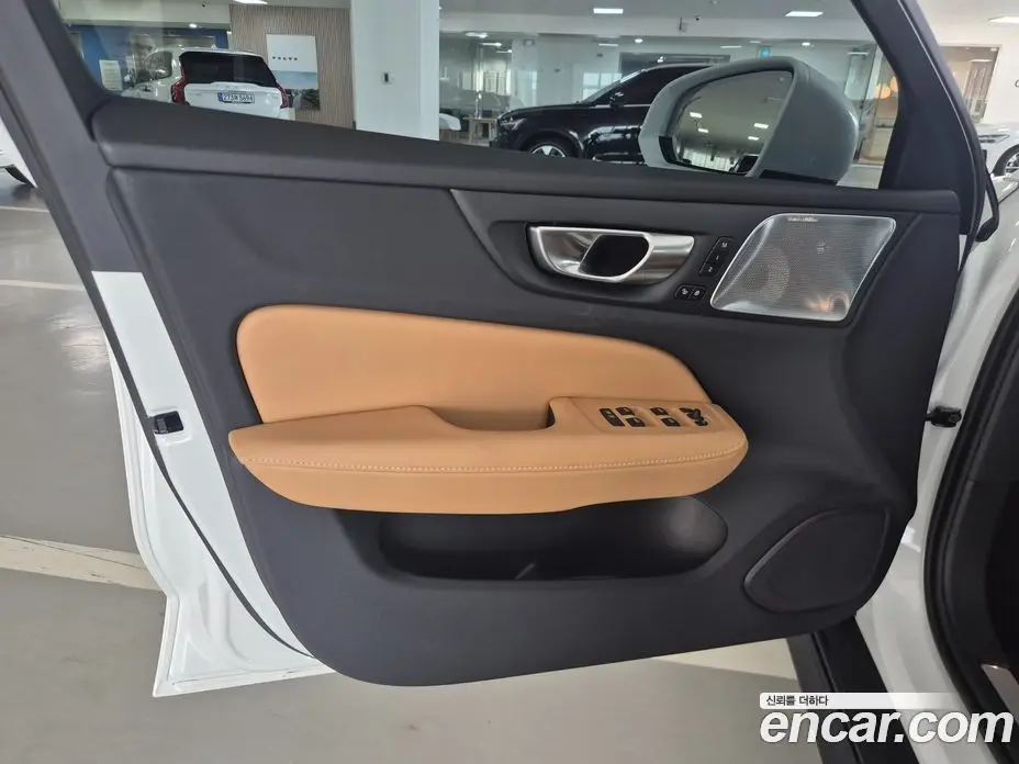 Volvo V60 2025 2.0 автомат (гидро), фото 13 Volvo V60 2025 2.0 автомат (гидро), фото 13
