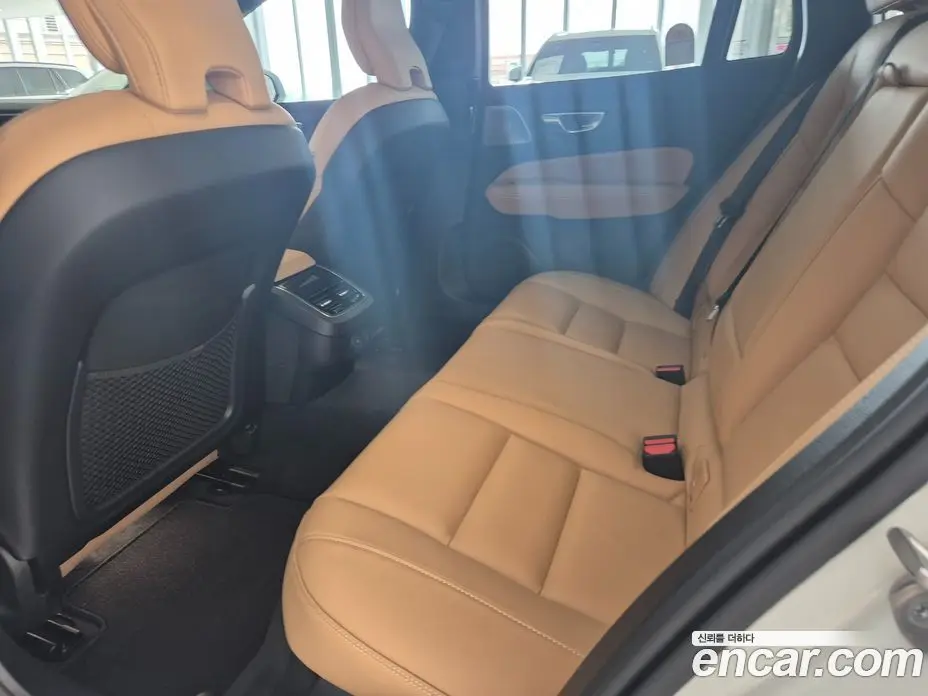 Volvo V60 2025 2.0 автомат (гидро), фото 14 Volvo V60 2025 2.0 автомат (гидро), фото 14