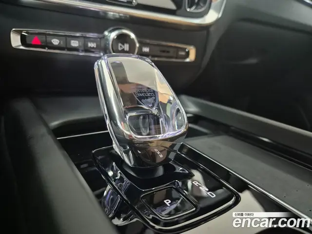 Volvo V60 2025 2.0 автомат (гидро), миниатюра 7 Volvo V60 2025 2.0 автомат (гидро), миниатюра 7
