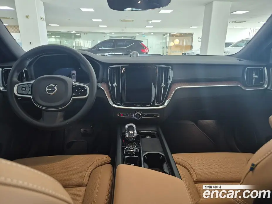 Volvo V60 2025 2.0 автомат (гидро), фото 8 Volvo V60 2025 2.0 автомат (гидро), фото 8