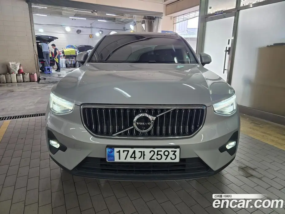 Volvo XC40 2023 2.0 автомат (гидро), фото 2 Volvo XC40 2023 2.0 автомат (гидро), фото 2