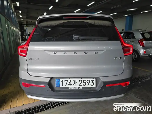Volvo XC40 2023 2.0 автомат (гидро), миниатюра 3 Volvo XC40 2023 2.0 автомат (гидро), миниатюра 3
