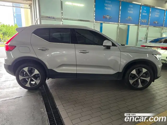 Volvo XC40 2023 2.0 автомат (гидро), миниатюра 4 Volvo XC40 2023 2.0 автомат (гидро), миниатюра 4