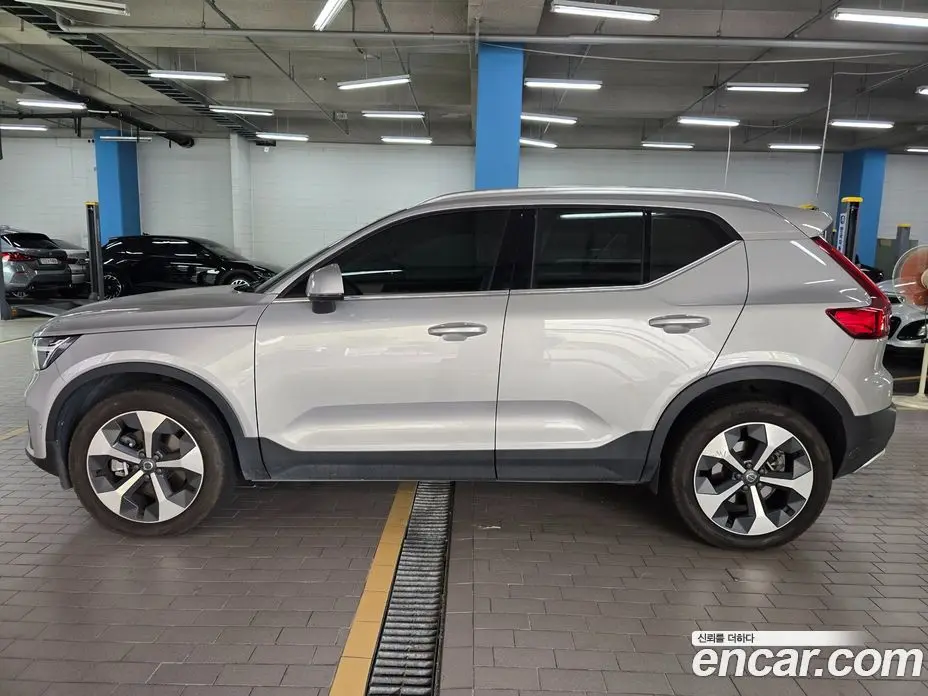 Volvo XC40 2023 2.0 автомат (гидро), фото 5 Volvo XC40 2023 2.0 автомат (гидро), фото 5